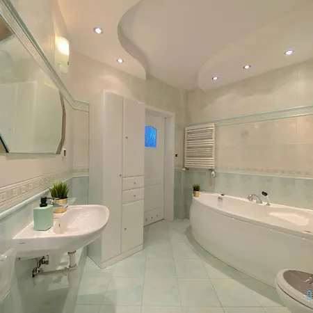 ホームステイ Circus - 10 Min To Old Town Gdansk,pkp & Shopping Mall *