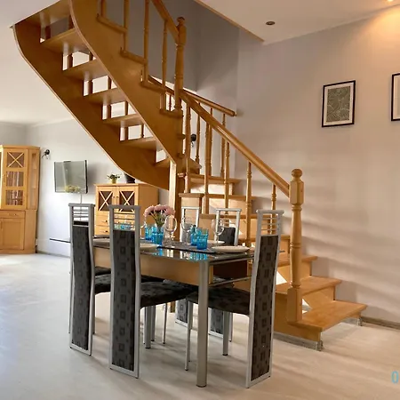 Circus - 10 Min To Old Town Gdansk,pkp & Shopping Mall *